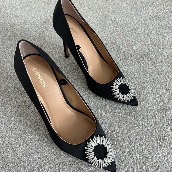 EXPRESS Rhinestone Embellished Pumps - Picture 4 of 7